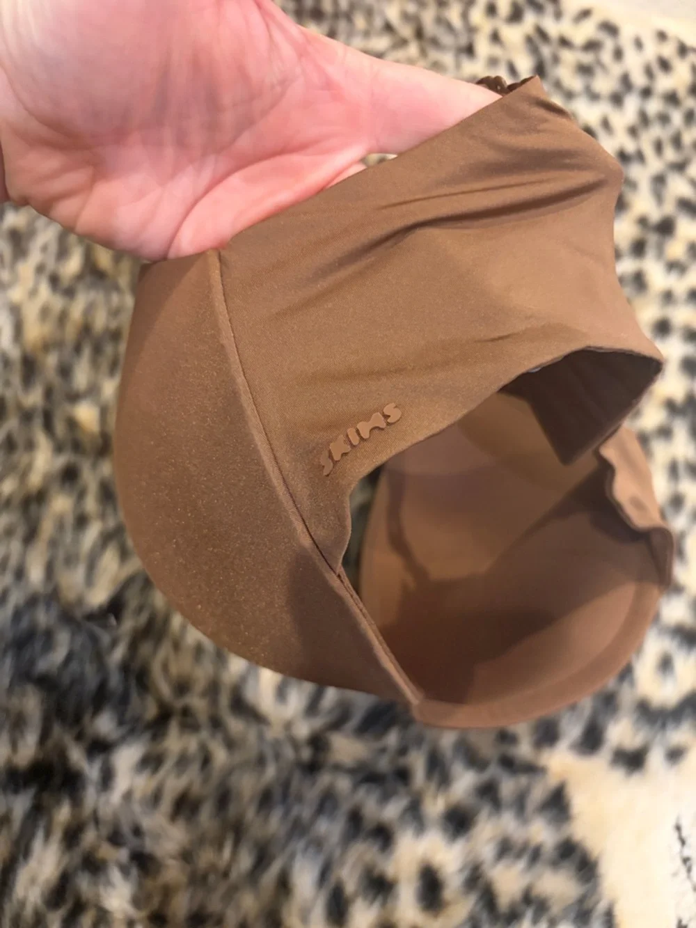 SKIMS Chocolate Brown Seamless T-Shirt Bra - Picture 3 of 4